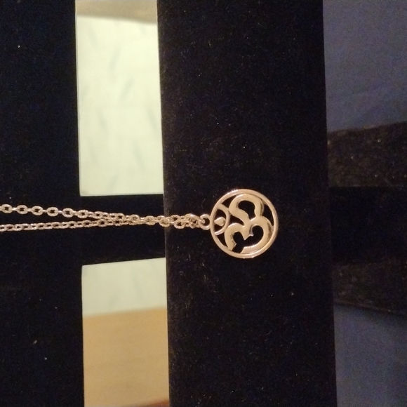Silver Om Necklace - Picture 1 of 2